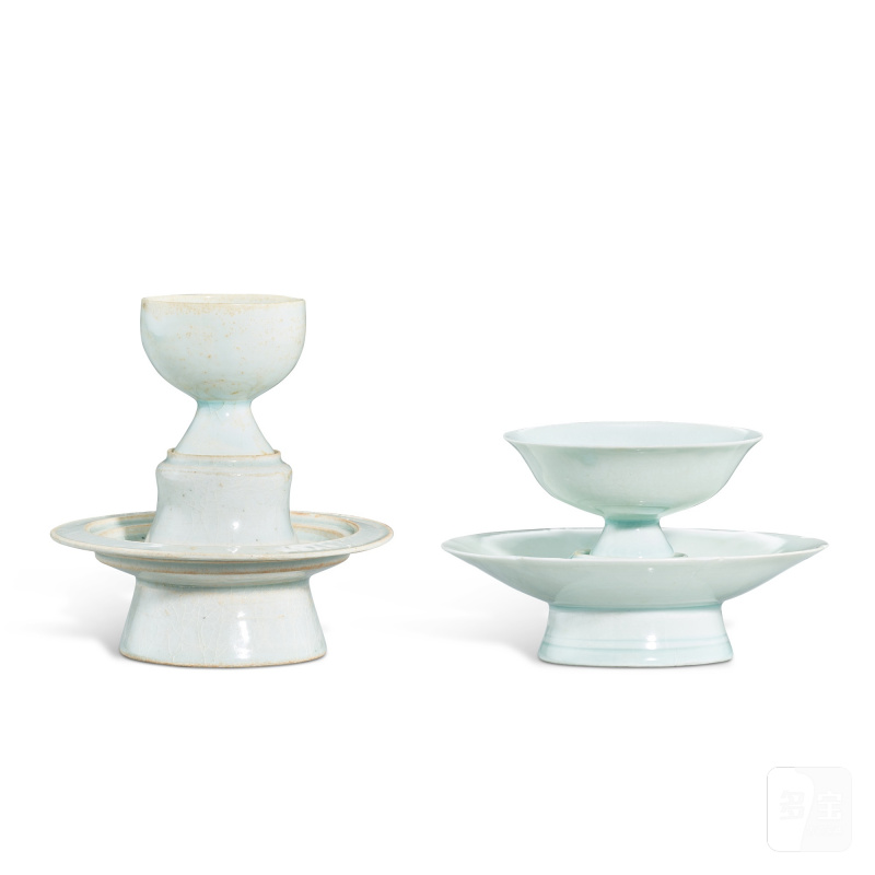 Two qingbai-glazed cups and cup stands, Song dynasty | 宋 青白釉高足盃及茶盞兩組 - 图1
